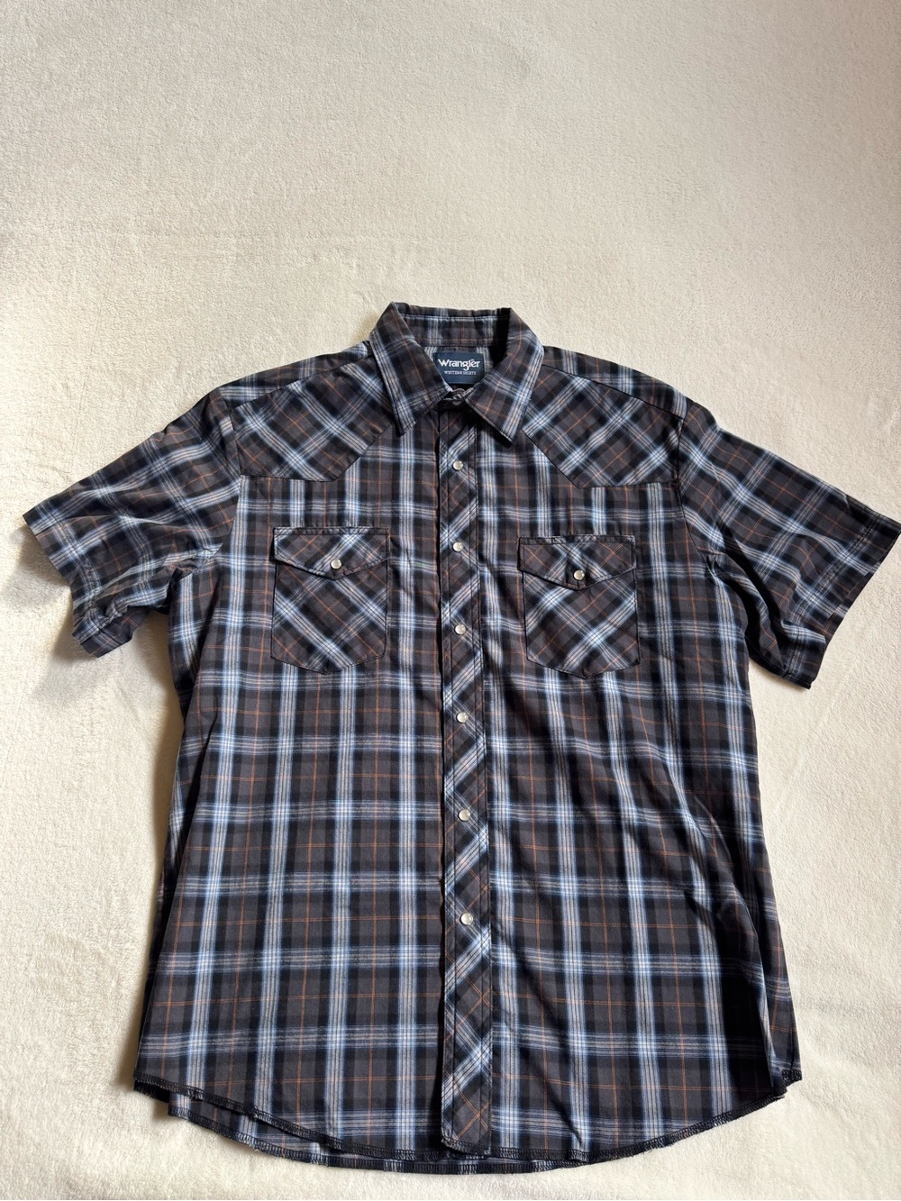 Wrangler Men's Short Sleeve Plaid Button-Down Shirt in Gray, Blue and Black.